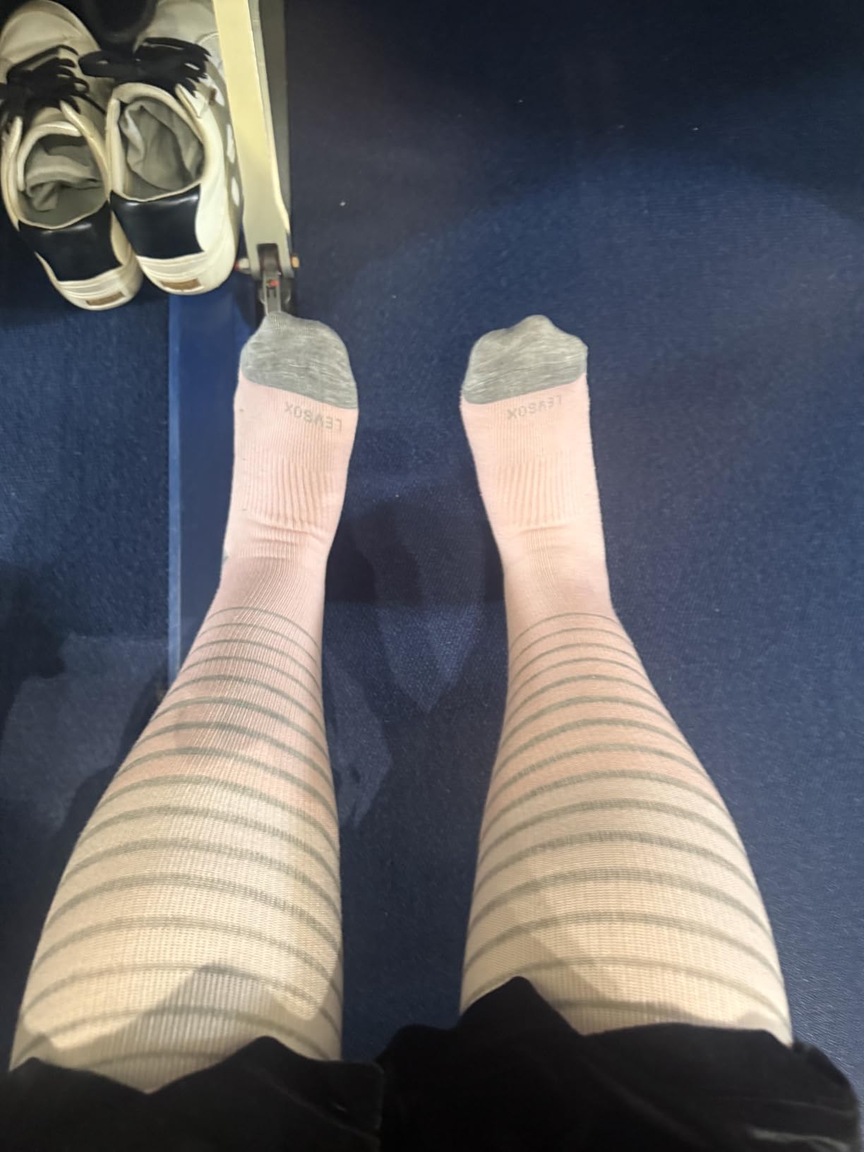 LEVSOX Wide Calf Compression Socks for Women&Men Plus Size 15-20mmHg Knee High Large Support Stockings for Circulation customer photo 1