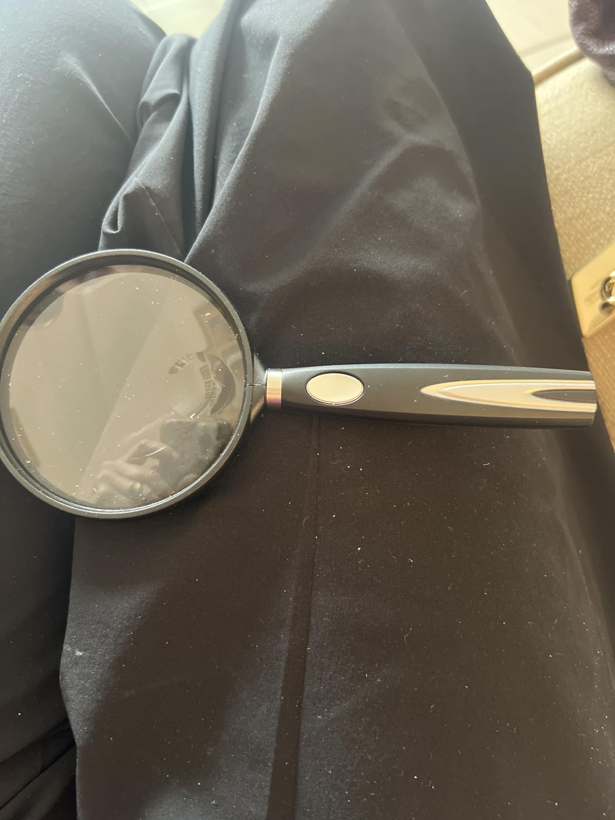 Feosky Handheld Reading Magnifier, 10X Magnifier, 75mm Shatterproof Lens, Non-Slip Handle for Adults Close Work, Seniors Reading and Nature Exploration, Hobby Observation(Silver) customer photo 2
