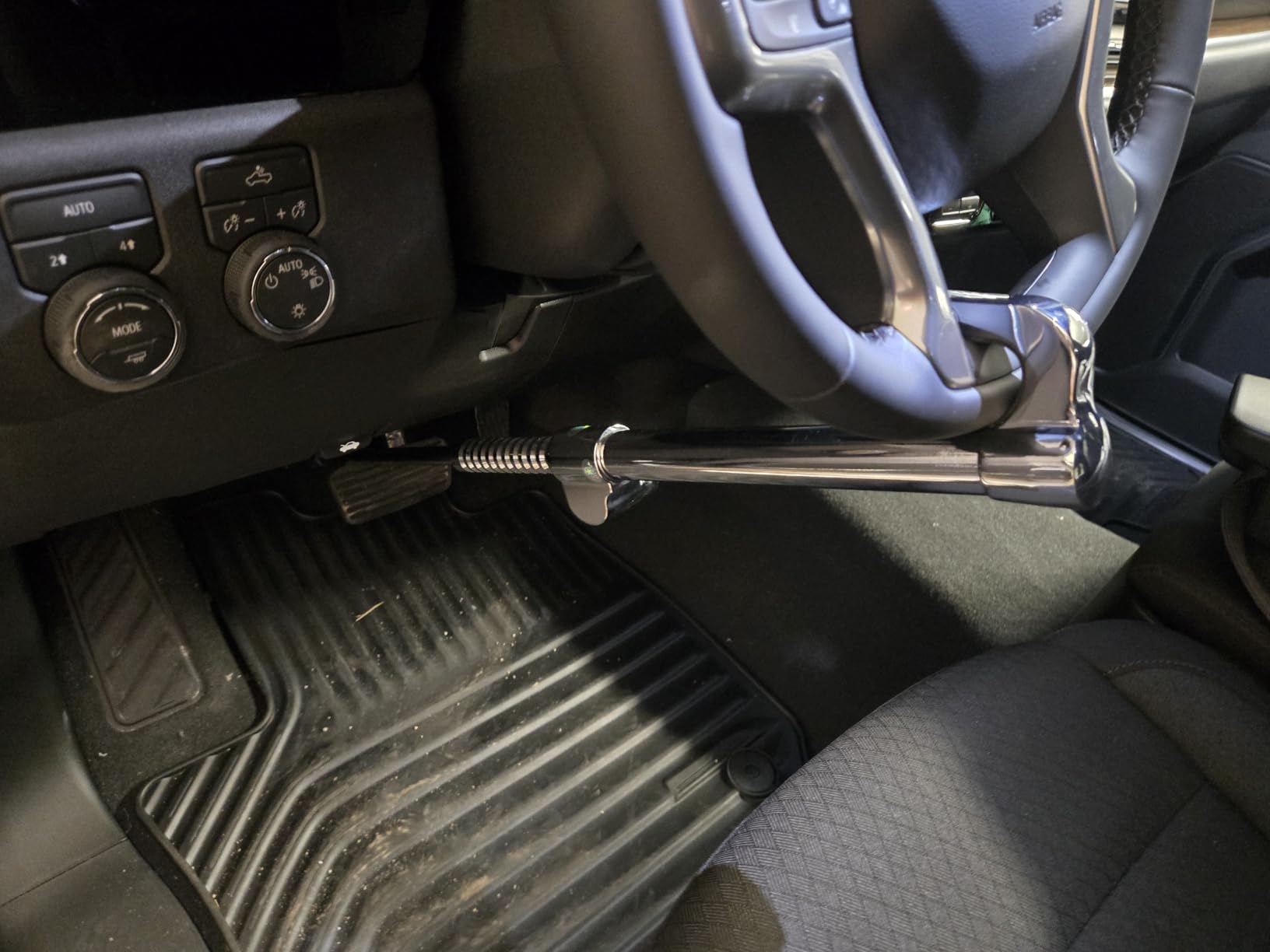 Tevlaphee Steering Wheel Lock Anti Theft Device Retractable Brake Pedal Lock Keyless Password 5 Coded Combination Anti Theft Car Security Device Heavy Duty Universal Fit for Vehicle Car Truck Van SUV customer photo 2