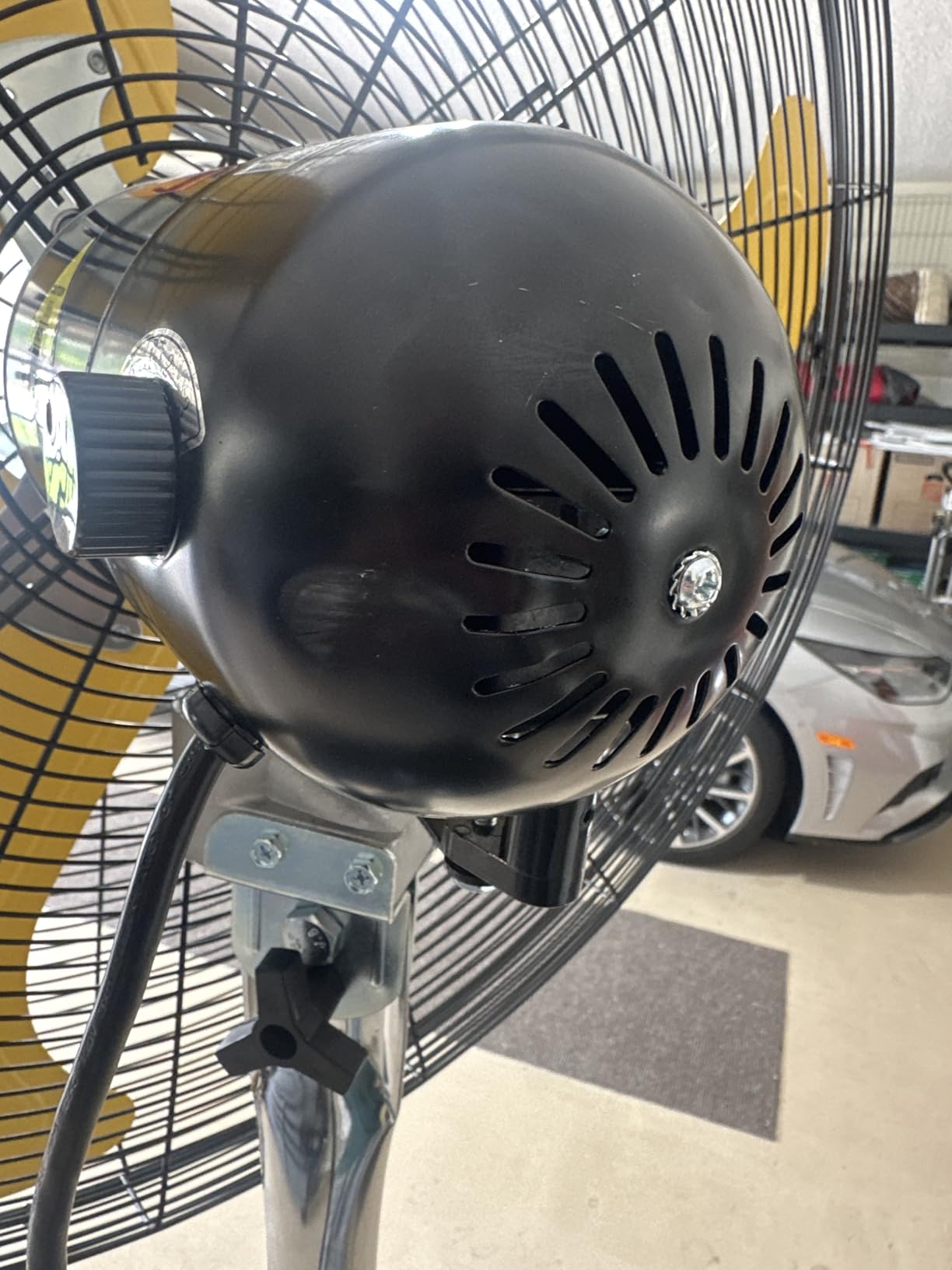 HiCFM 8300 CFM 30 inch High Velocity Pedestal Oscillating Fan - UL Listed customer photo 1