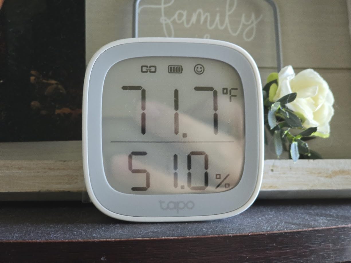 Tapo Smart Temperature and Humidity Monitor, Swiss-Made Sensor, T315 customer photo 1