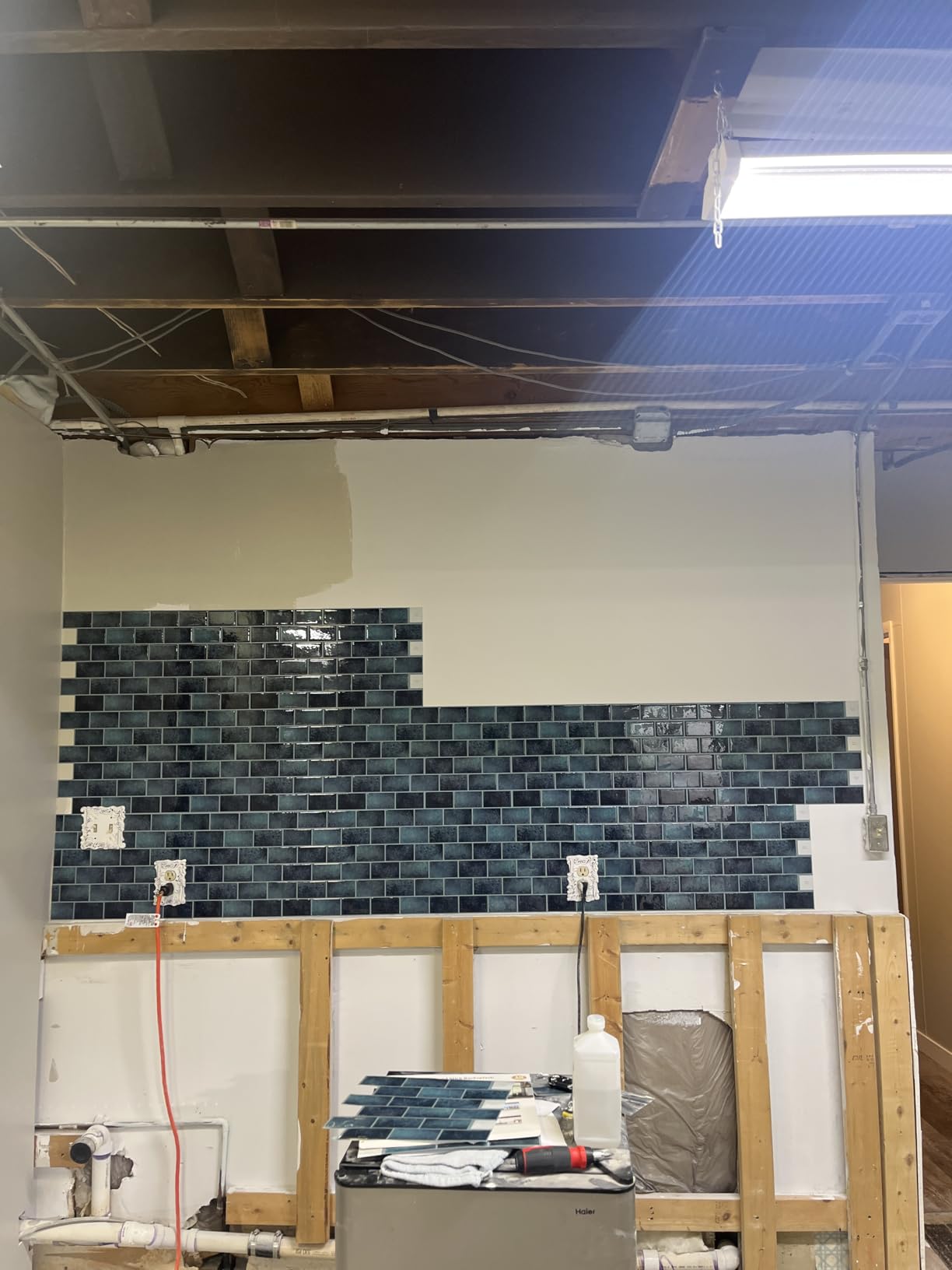 DEWOO White Peel and Stick Backsplash Subway Tile for Kitchen Wall 10-Sheet customer photo 1
