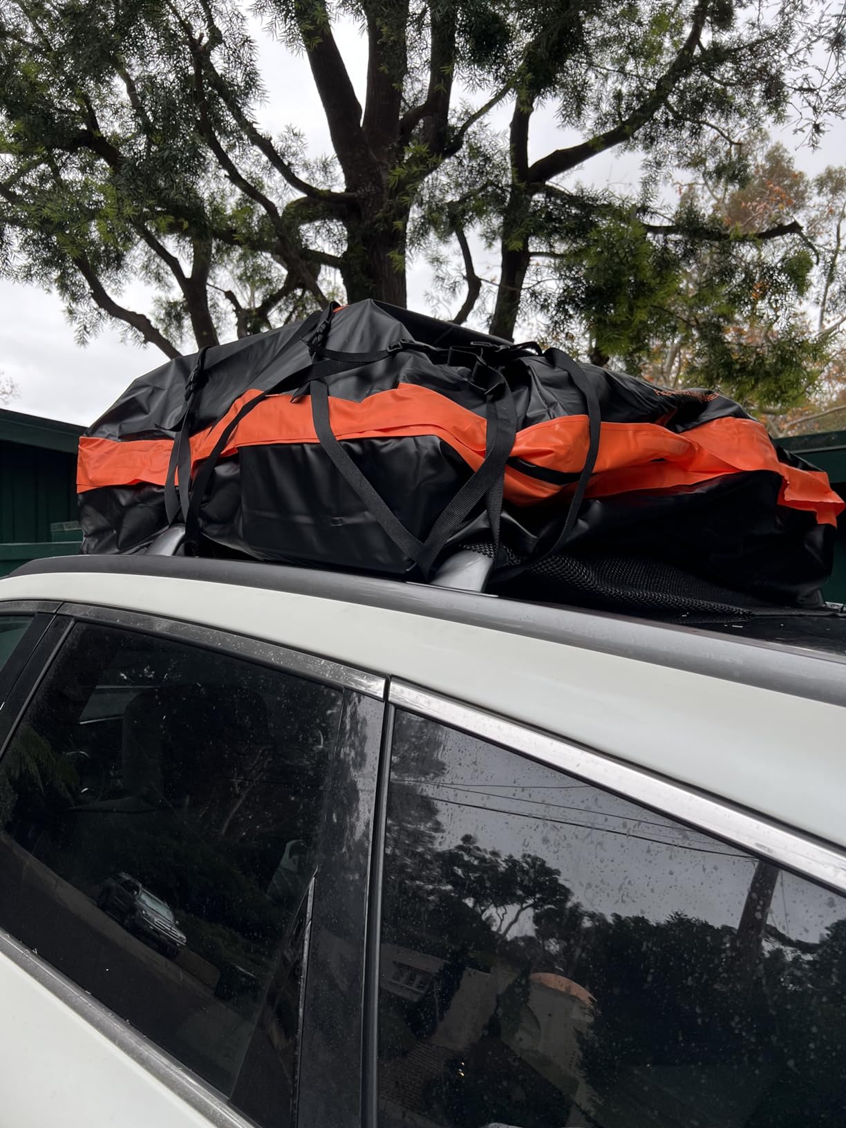 21 Cu Ft Car Rooftop Cargo Bag, Waterproof Soft Roof Top Luggage Carrier customer photo 1