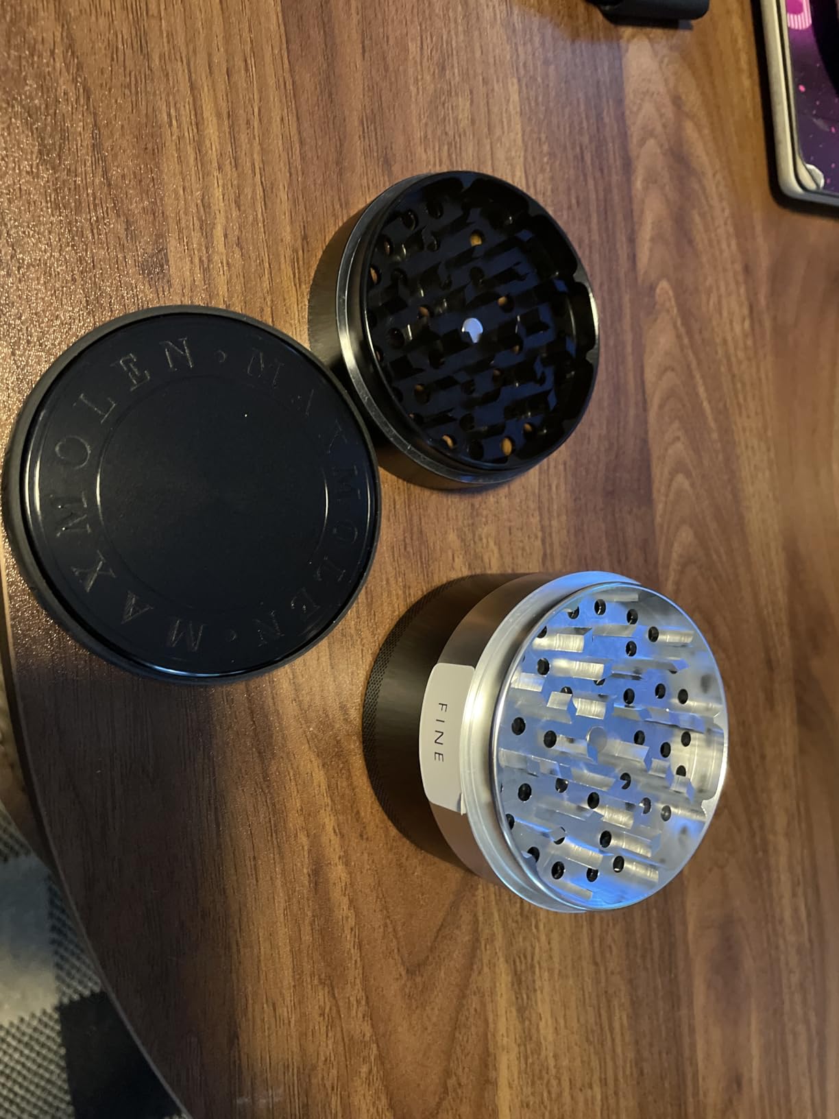 Large Manual Kitchen Spice & Seasoning Grinder, Dual Grind Plates for Fine & Medium Seasoning Texture customer photo 2