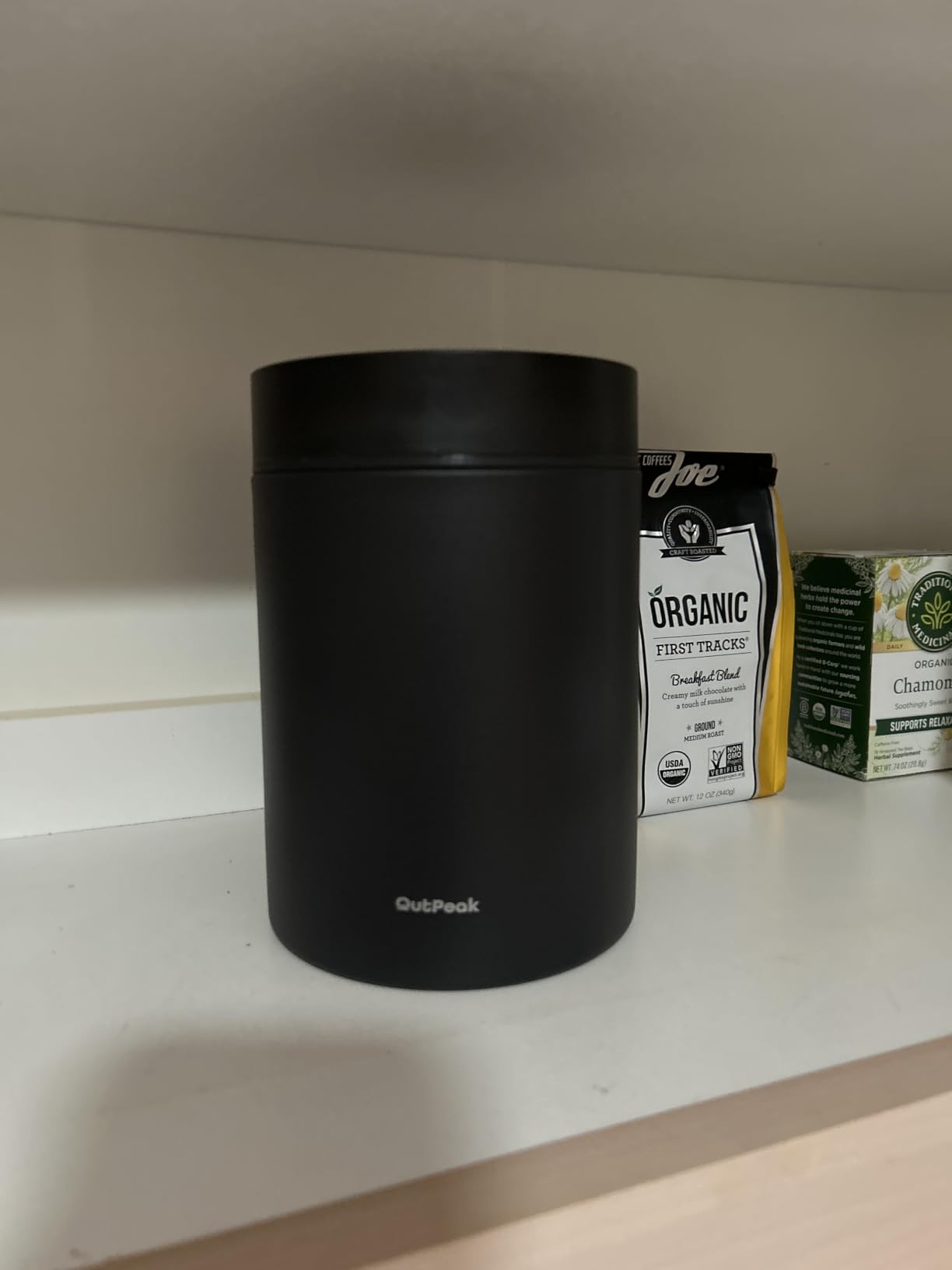OUTPEAK Neo Latest Kilo Auto Vacuum Coffee Canister, 1.5L Capacity for 17.6oz of Coffee Beans, One-Button Operation, Stainless Steel Coffee Storage Container with Scoop (Barista Champion's Choice) customer photo 1