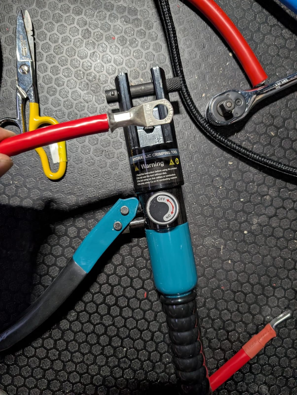 Brileine 10 Tons Hydraulic Crimping Tool with 9 Dies, 12 to 2/0 AWG customer photo 2