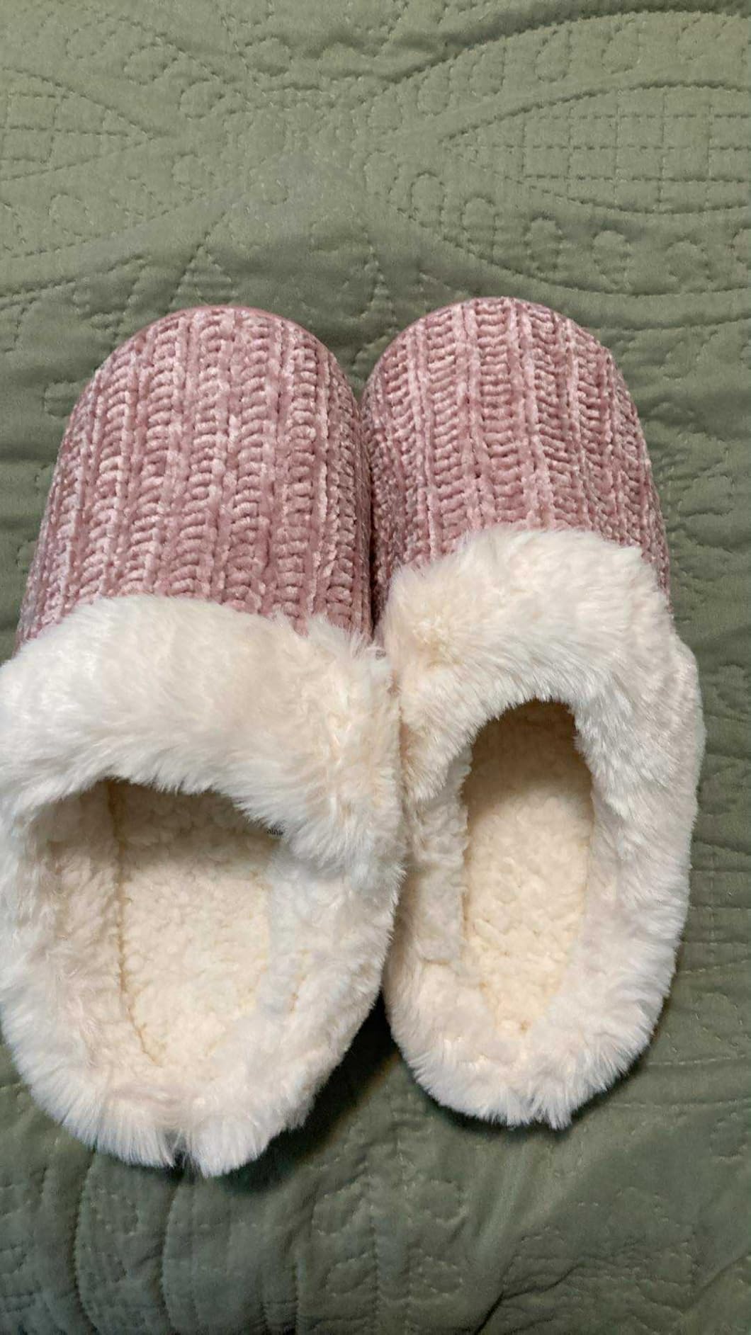 Evshine Women's Chenille Knit Fuzzy Slippers Memory Foam Warm House Shoes customer photo 1
