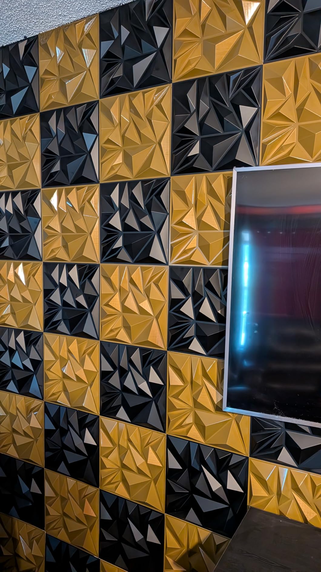 Art3d 33-Pack Modern Diamond Textured 3D Wall Panels, 12 x 12 in, White customer photo 2