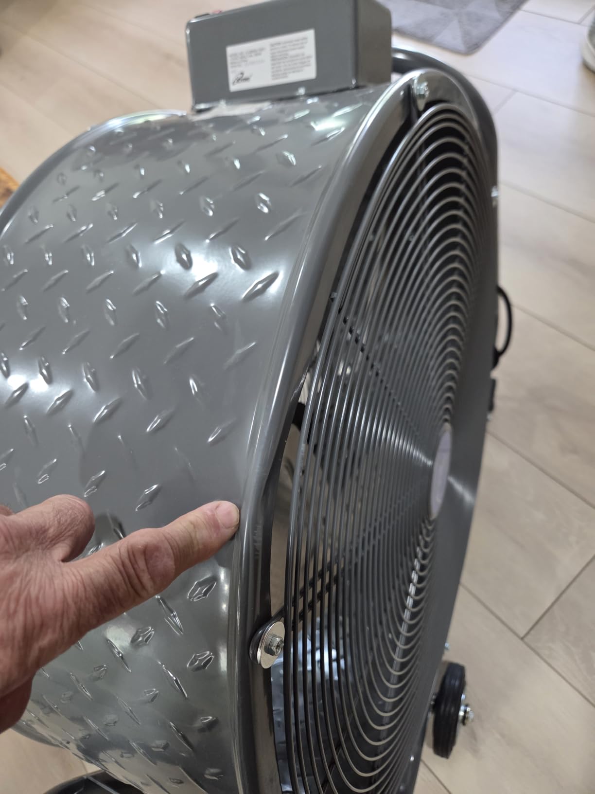 iLiving 30 Inches 12350 CFM Heavy Duty High Velocity Barrel Floor Drum Fan with DC Brushless Motor, Stepless Speed Adjustment for Workshop, Garage, Commercial or Industrial, UL Safety Listed customer photo 2
