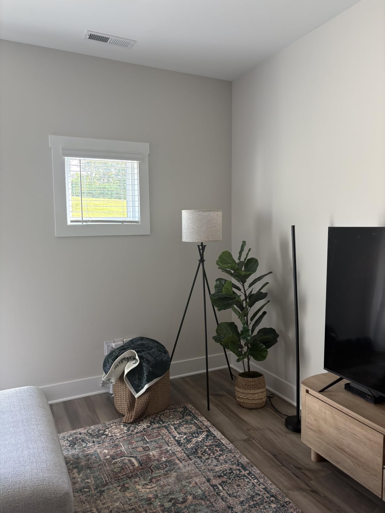 Floor Lamps for Living Room, 61'' Tripod Floor Lamps with Rotary Switch customer photo 2