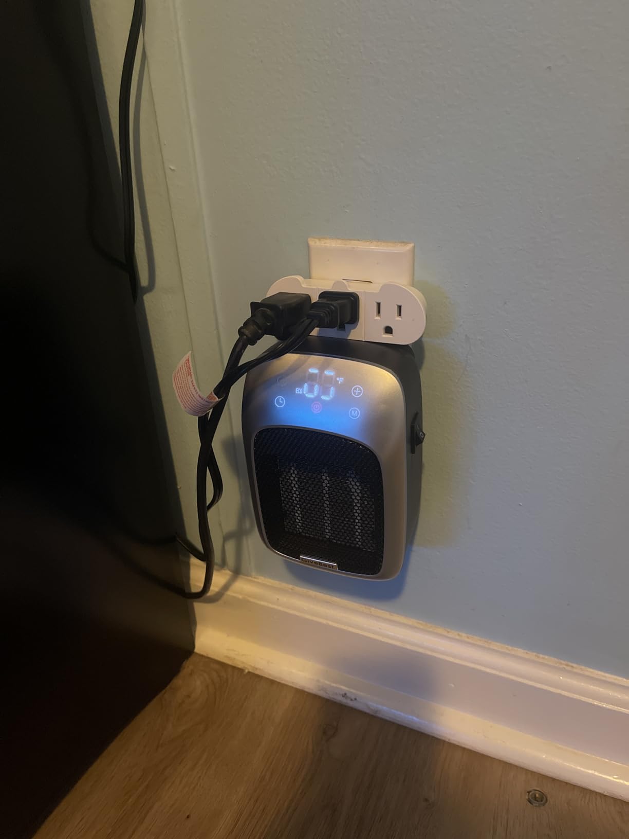 GiveBest Plug in Wall Space Heater With Remote, 800W Small Outlet Heater customer photo 1