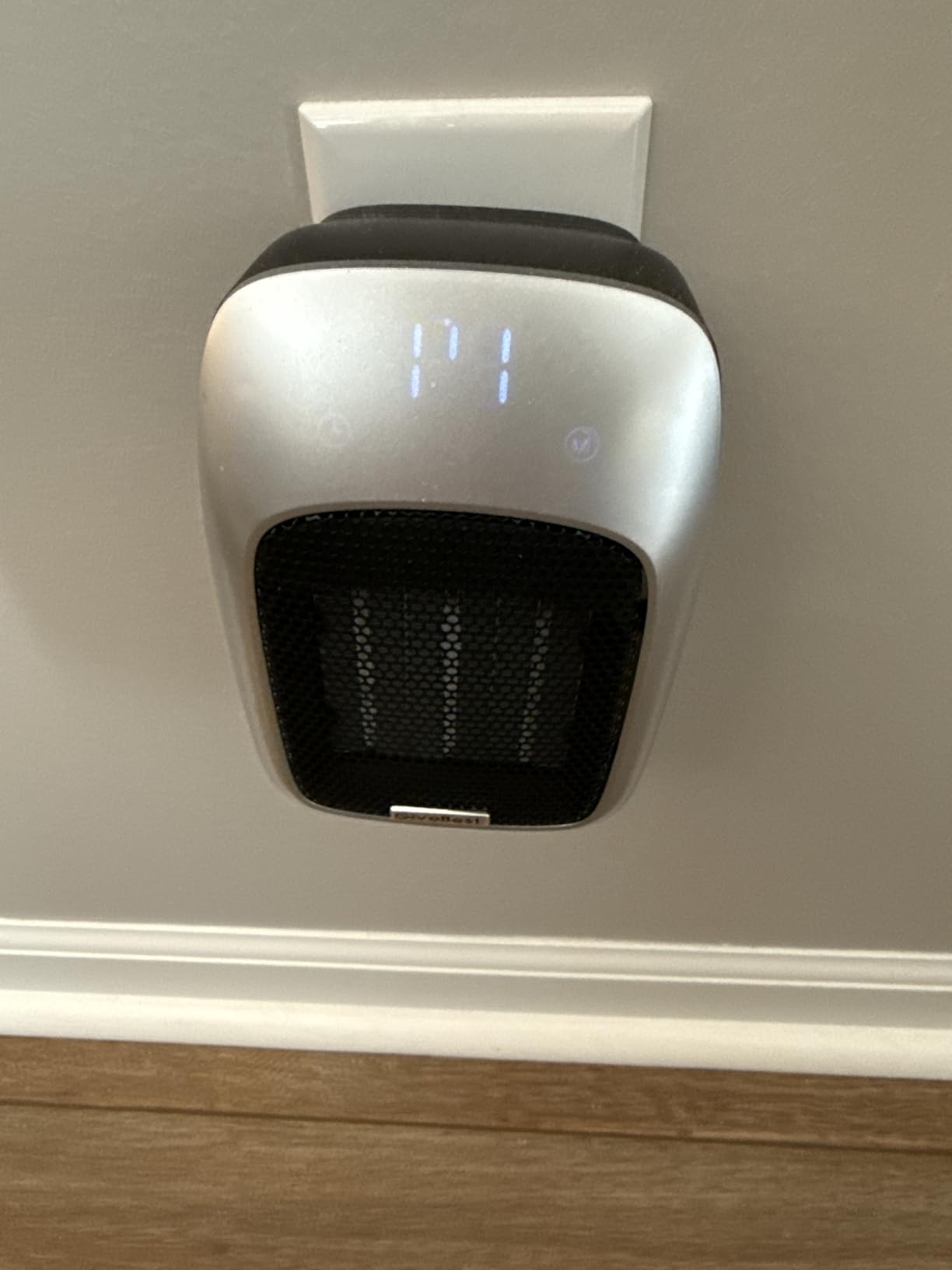 GiveBest Plug in Wall Space Heater With Remote, 800W Small Outlet Heater customer photo 2