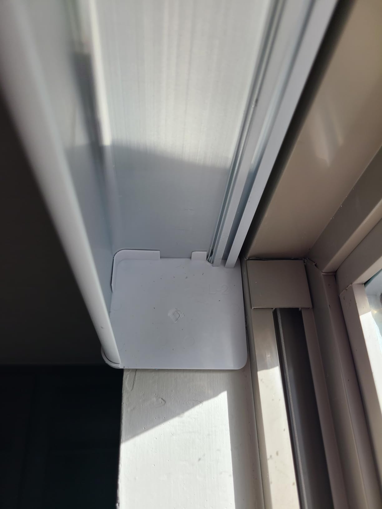 Foiresoft Solar Screen Cordless Blinds 1% UV Block W52 x H64 [White] customer photo 2