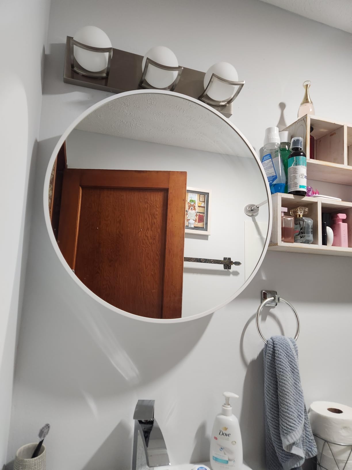 TokeShimi 16 x 24 in Brushed Nickel Medicine Cabinet with Mirror, Aluminum customer photo 1