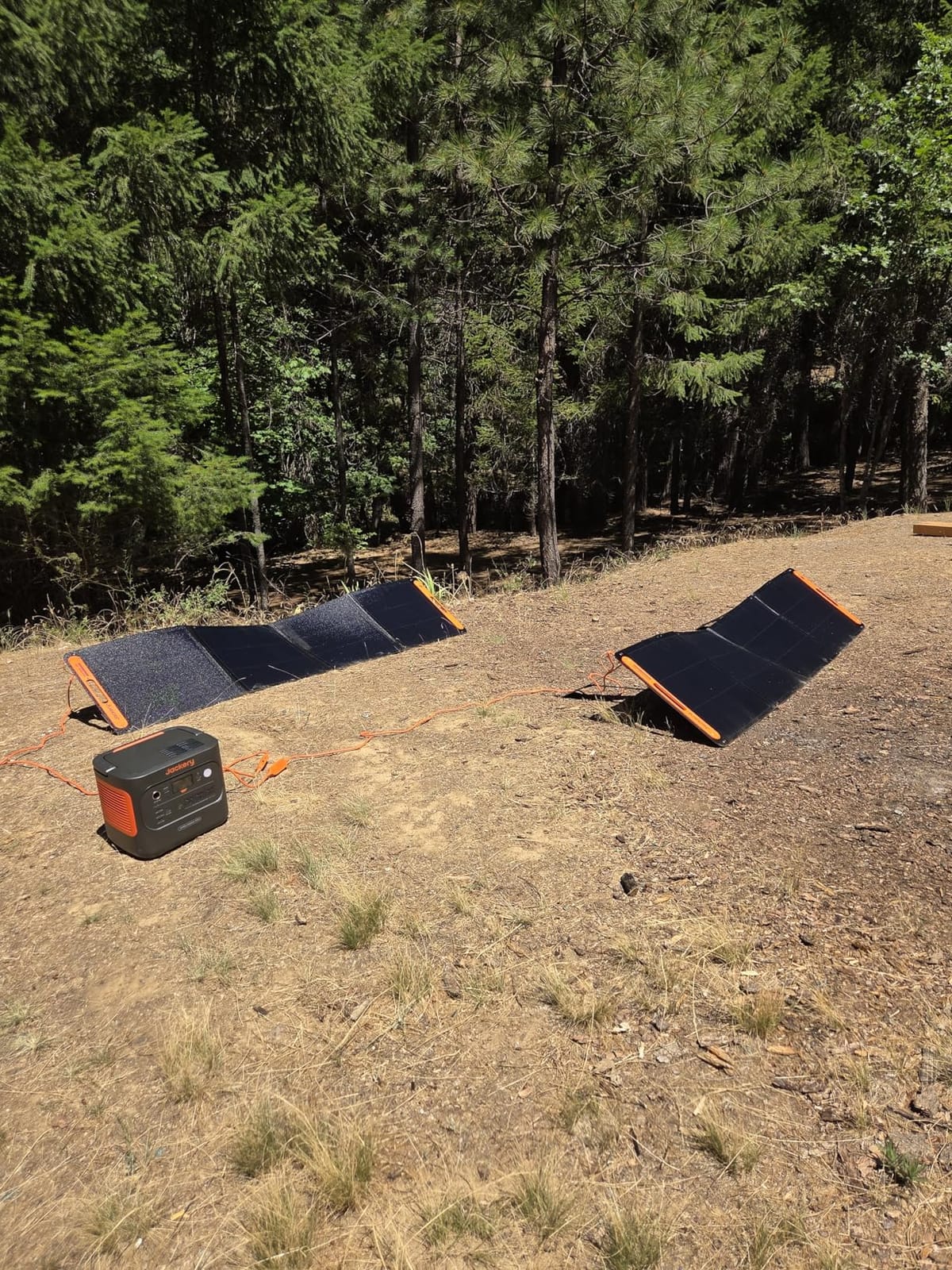 Jackery Explorer 2000 v2 and 2x200W Solar Panels, 2042Wh, 2200W AC Output | LiFePO4 Battery, 20ms UPS, USB-C PD 100W Fast Charging, Solar Generator for Power Outages, Emergencies, Camping customer photo 2