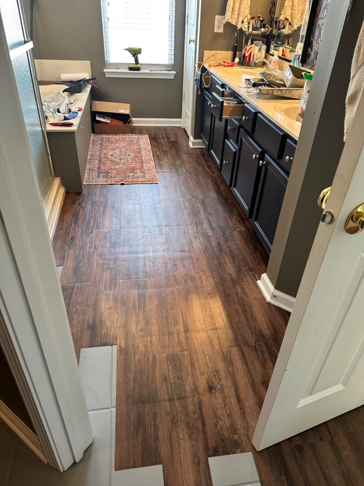 VallisCo Peel and Stick Vinyl Flooring 36 Pack 54 Sq.Ft, Waterproof Vinyl Flooring Peel and Stick for Office, Living Room, Bathroom, Kitchen - Unique Design, Easy to Install Floor, Brown customer photo 2