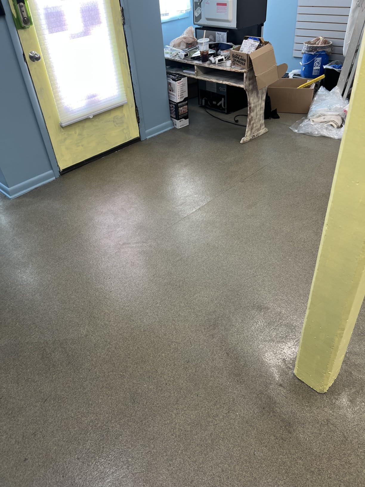 Art3d 18-Pack Interlocking Vinyl Floor Planks, 36 x 6 in, Dublin Dawn Ash customer photo 1