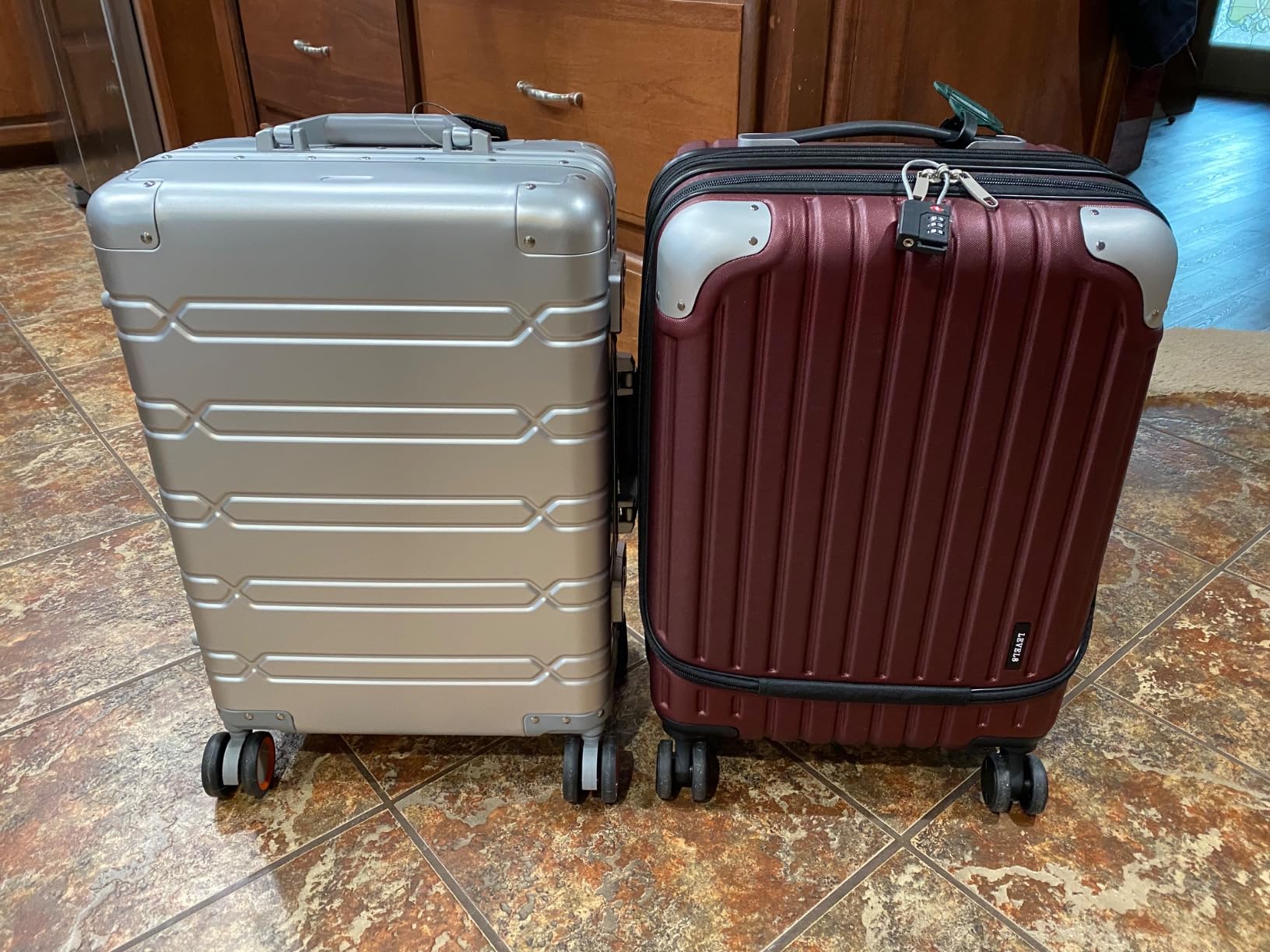 VentureVault All Aluminum 20 Inch Carry On Luggage With Wheels, Silver customer photo 1