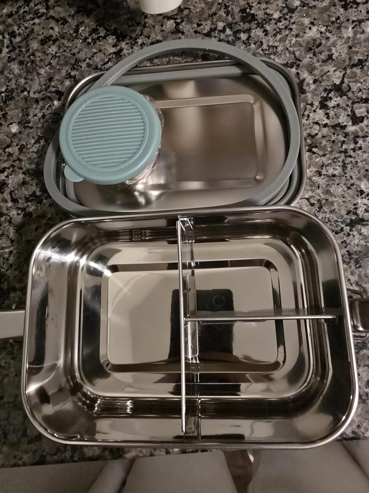 GOLDEN KEY 47QZ Stainless Steel Bento Box with 5 Compartments,1400ml Large & Thickened Metal Lunch Box for Kids or Adults,Eco-friendly Leak-Proof Container with Lockable Clips customer photo 2