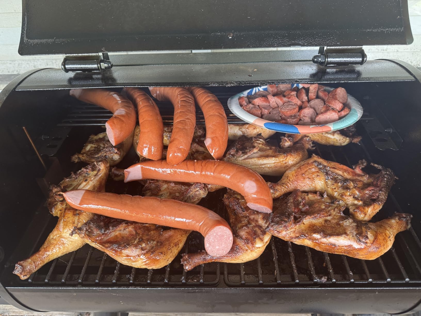 Electric Pellet Smoker Grill 565 SQ.IN Cook Area Pellet Smoker with Auto Feed & PID Controller 500°F Max Temperature 8 in 1 BBQ Grill with Meat Probe & Side Table with Hooks Perfect for Outdoor BBQ customer photo 1