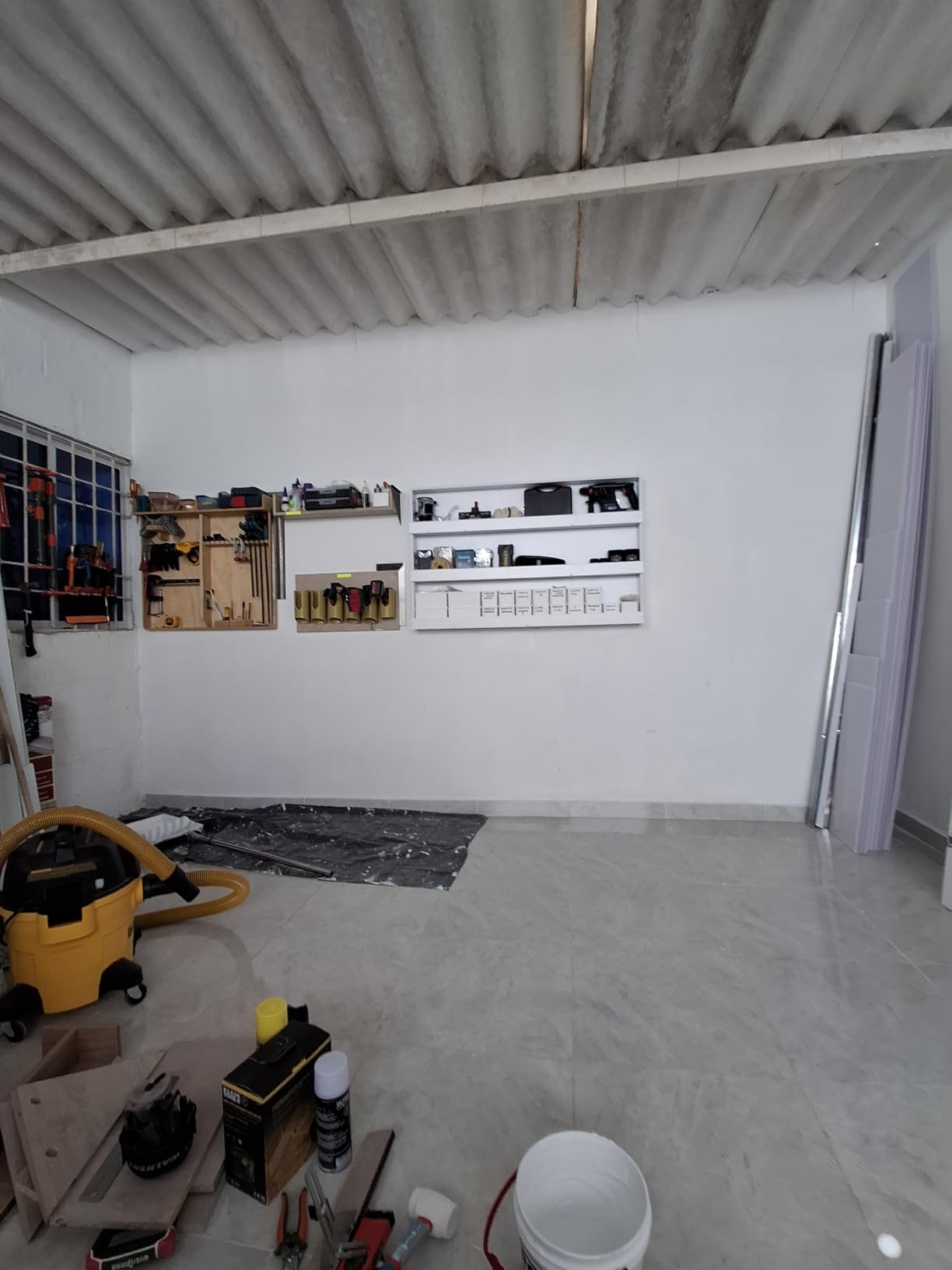 DEWALT STEALTHSONIC Shop Vacuum Wet and Dry 5 Gal 4 HP DXV05P-QTB | Quiet Shop Vacuum with 6 Dust Bags Poly Wet Dry Vac with Powerful Suction and 17FT Reach for Garage, Jobsite and Workshop customer photo 1
