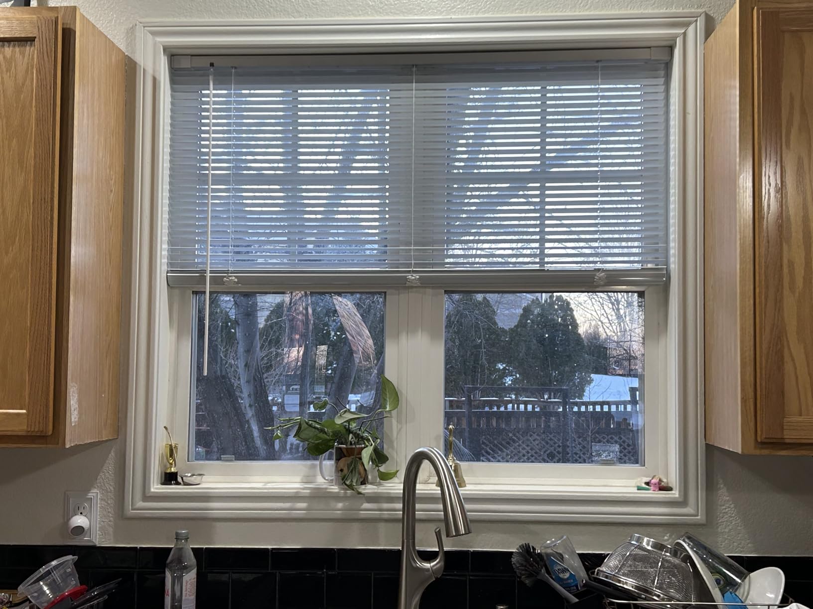 UNISHADES No Drill Aluminum Cordless Mini Blinds, 38×48 in, White customer photo 1