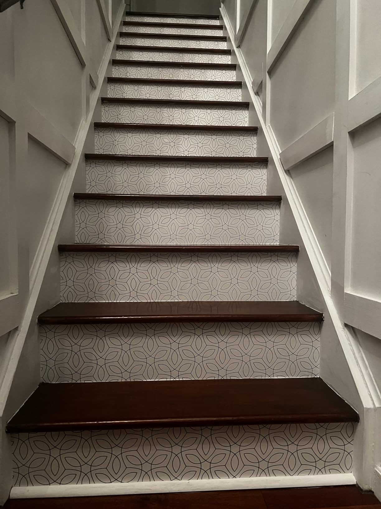 funlife 14 Strips Minimalist Moroccan Stair Riser Decals Peel and Stick, Leather Effect Textured Vinyl Stair Riser Stickers Stairway Stickers for Entryway, Staircase Decals for Home, 39.37