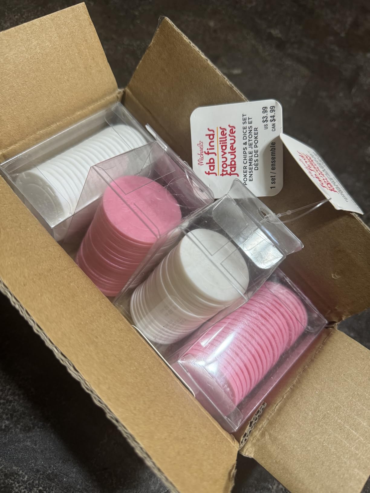 Plastic Poker Chips Set with Storage Box for Blackjack, Texas Hold'em, Night Poker Games customer photo 2