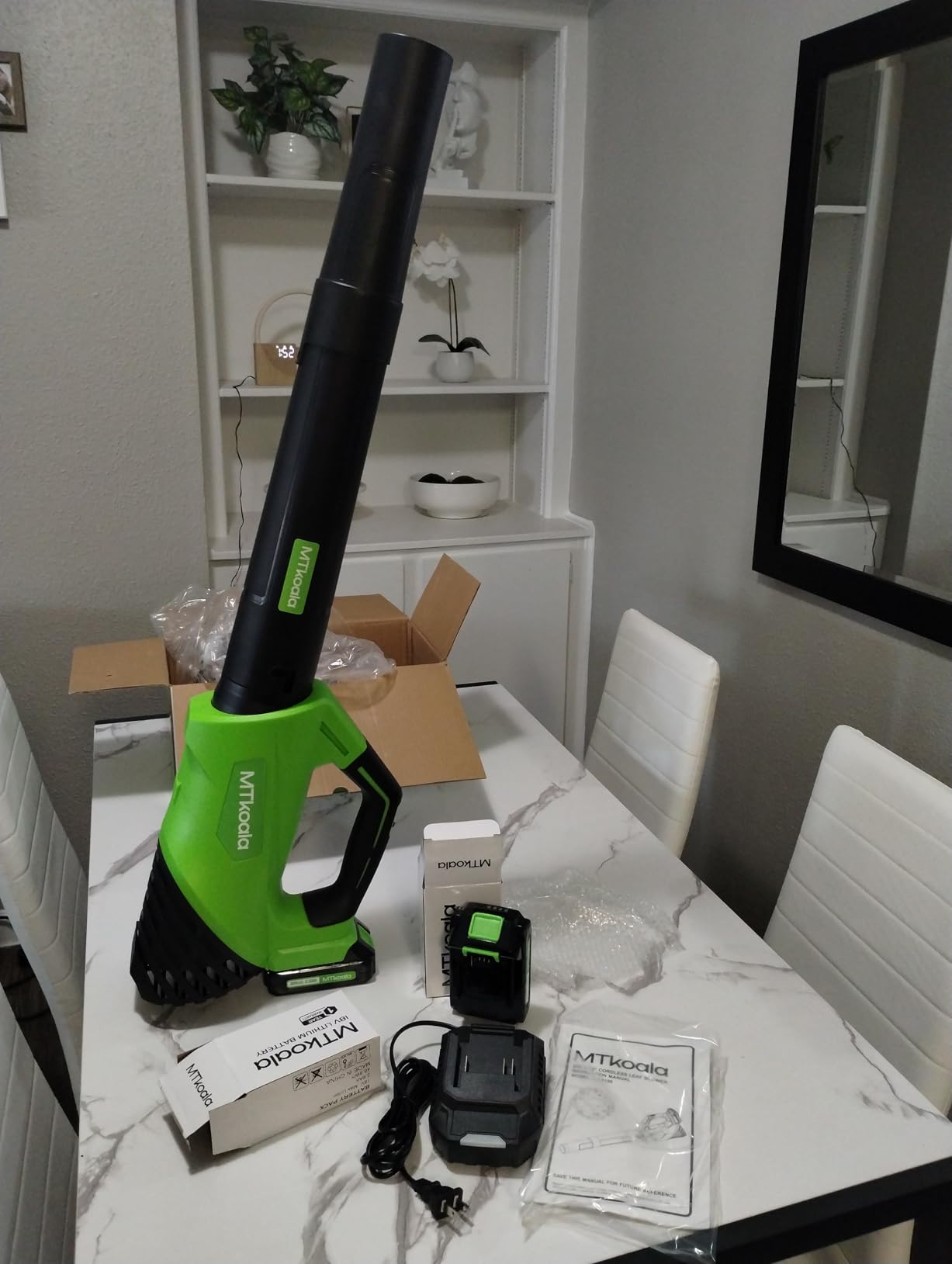 Leaf Blower, Leaf Blower Cordless with 2 * 2.6AH Batteries and Fast Charger, 450CFM &150MPH and 2 Speed Mode, Lightweight Electric Leaf Blowers for Lawn, Yard, Leaves, Dust Care customer photo 2