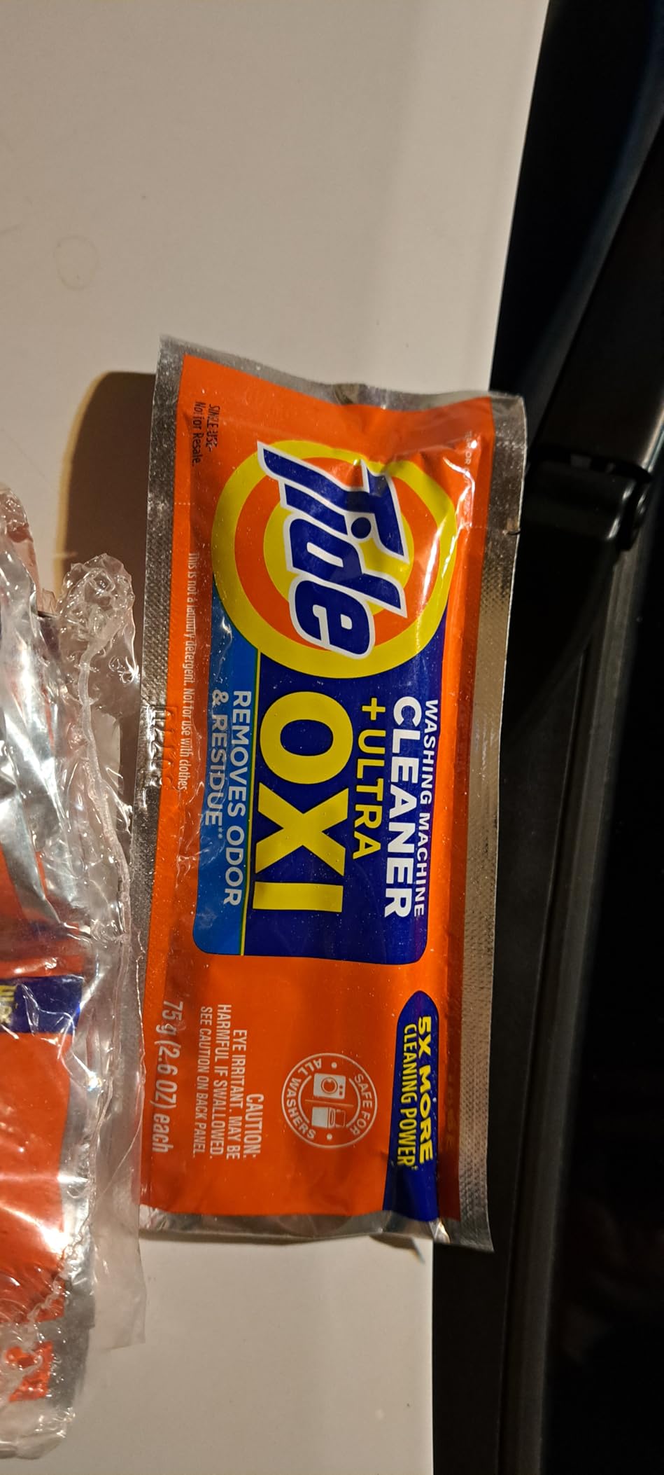 Tide Washing Machine Cleaner 52 Week Supply with Oxi for Front and Top Loader Washer Machines, Deep Cleaning Residue & Odor Eliminator, 12 Month Supply customer photo 2