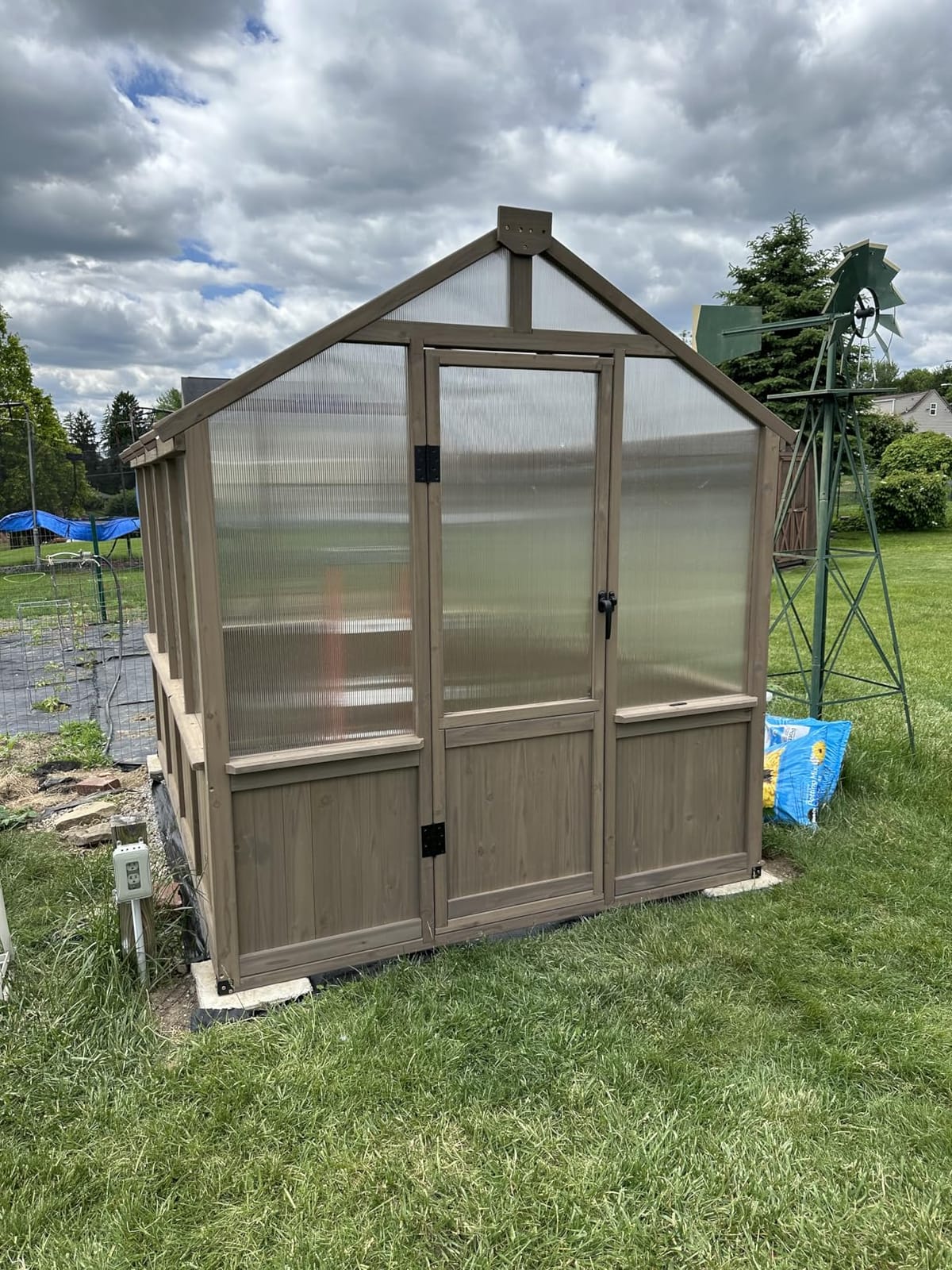 Yardenaler 8x16 FT Greenhouse for Outdoor, 6MM Thick Polycarbonate Panel Wooden Walk-in Green House with Adjustable Roof Vents and Lockable Door, Backyard Garden, Light Mocha Brown customer photo 2