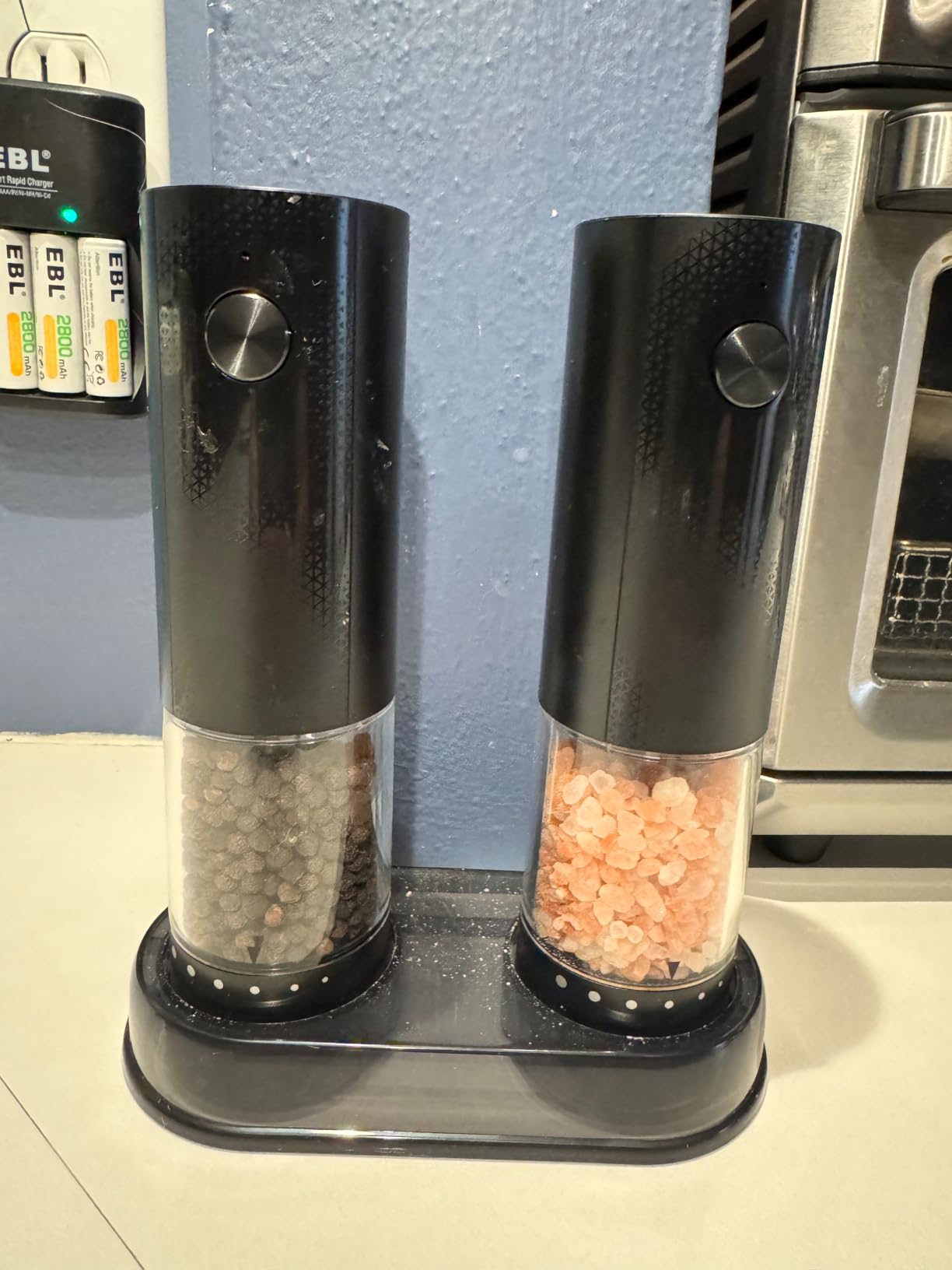 Electric Salt and Pepper Grinder Set - Rechargeable Automatic Salt and Pepper Shakers, Kitchen Appliances with External Adjustable Coarseness, Larger Hopper for Cooking, Home Gifts(2 Pack,Black/Black) customer photo 1
