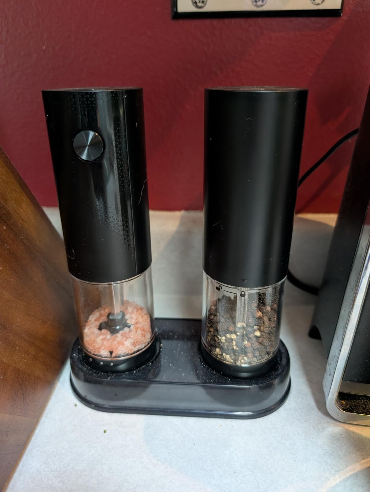 Electric Salt and Pepper Grinder Set - Rechargeable Automatic Salt and Pepper Shakers, Kitchen Appliances with External Adjustable Coarseness, Larger Hopper for Cooking, Home Gifts(2 Pack,Black/Black) customer photo 2