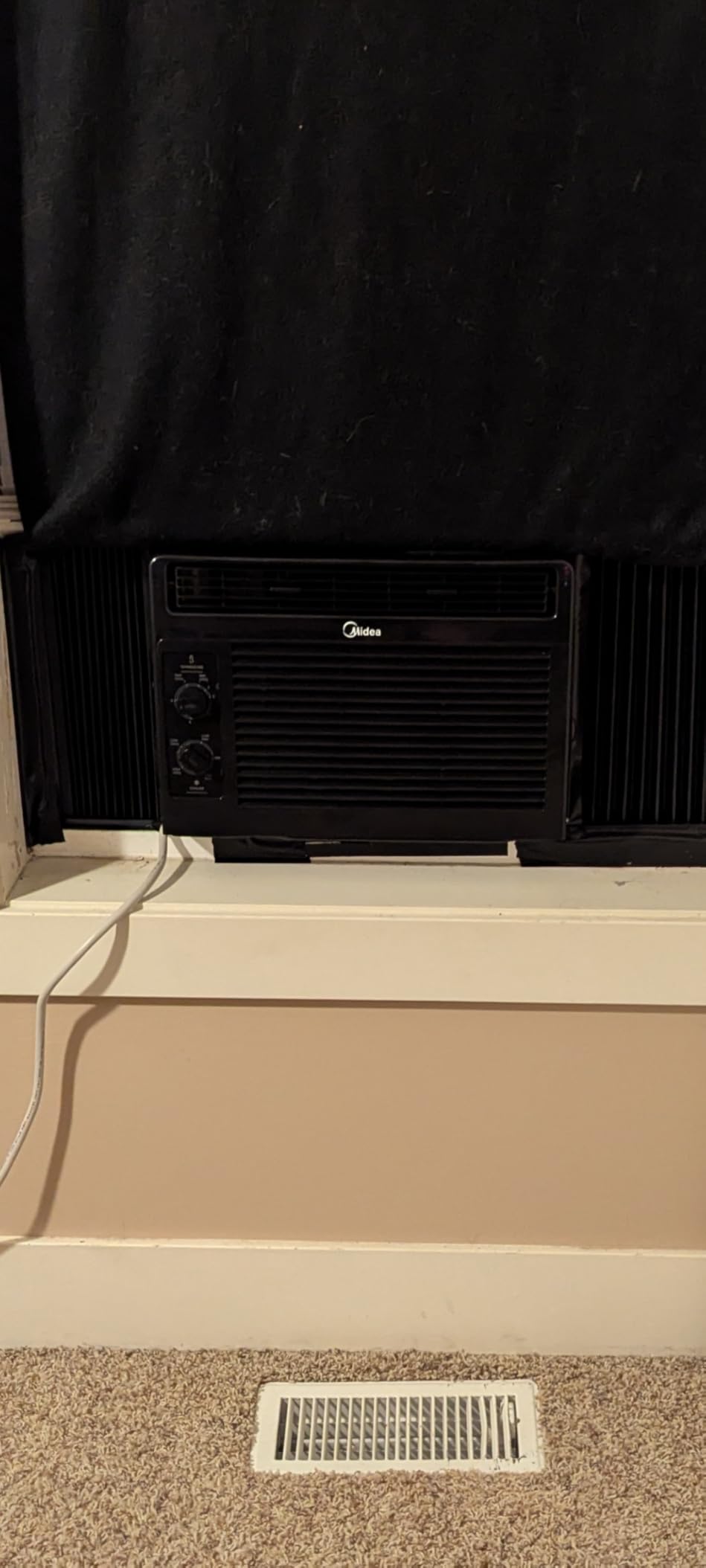 Midea 5,000 BTU 150 Sq ft Mechanical Window Air Conditioner, Black (Renewed) customer photo 2