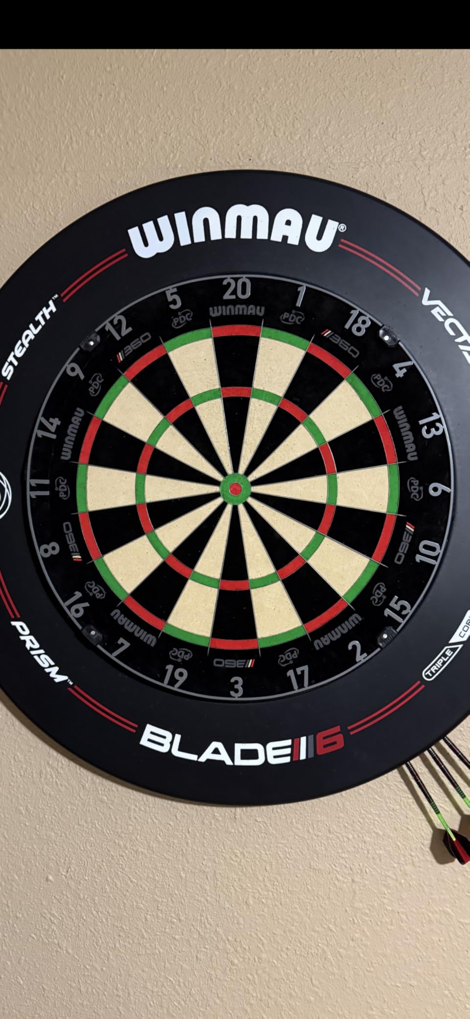 WINMAU Blade 360 ​​Dartboard– PDC Professional Board - Full Rotation System customer photo 1