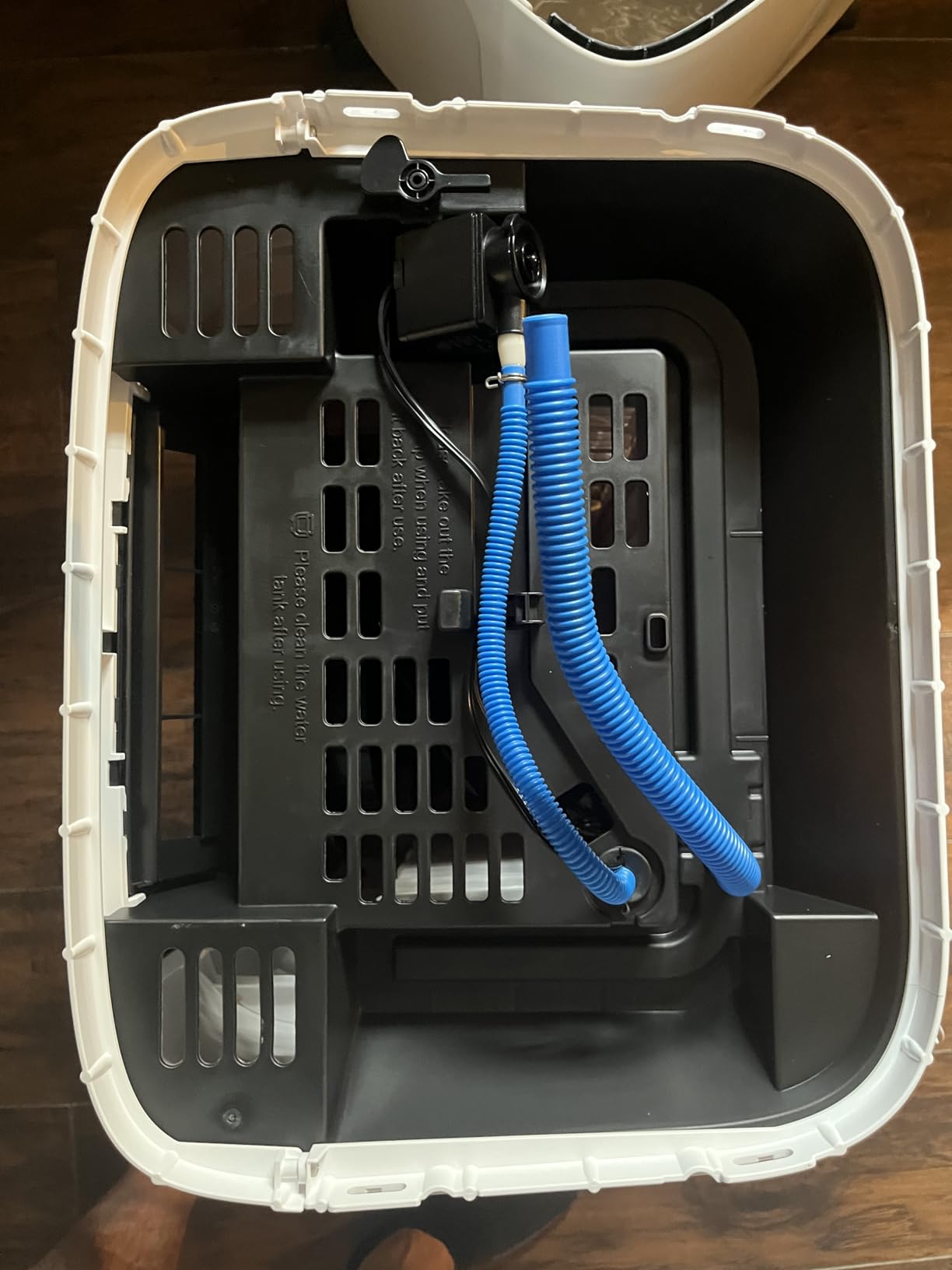 SereneLife Portable Swamp Cooler Air Conditioner - 2500 CFM Airflow, 8 Gallon Water Tank Portable Evaporative Air Cooler for Room & Outdoors, WiFi, Humidifier & Fan Modes, Ice Packs & Remote Included customer photo 1