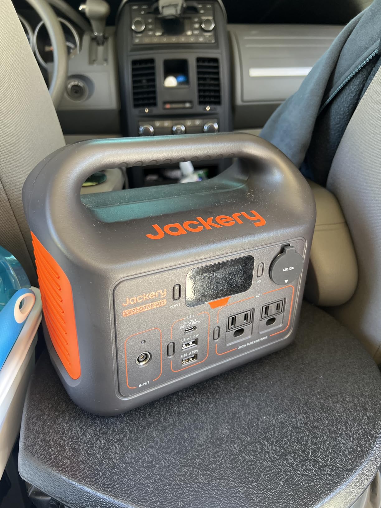 Jackery Solar Generator 300 and 40W Solar Panel,292Wh,300W AC | Pure Sine Wave AC Outlet, for RV, Outdoors, Camping, Travel, Blackout customer photo 1
