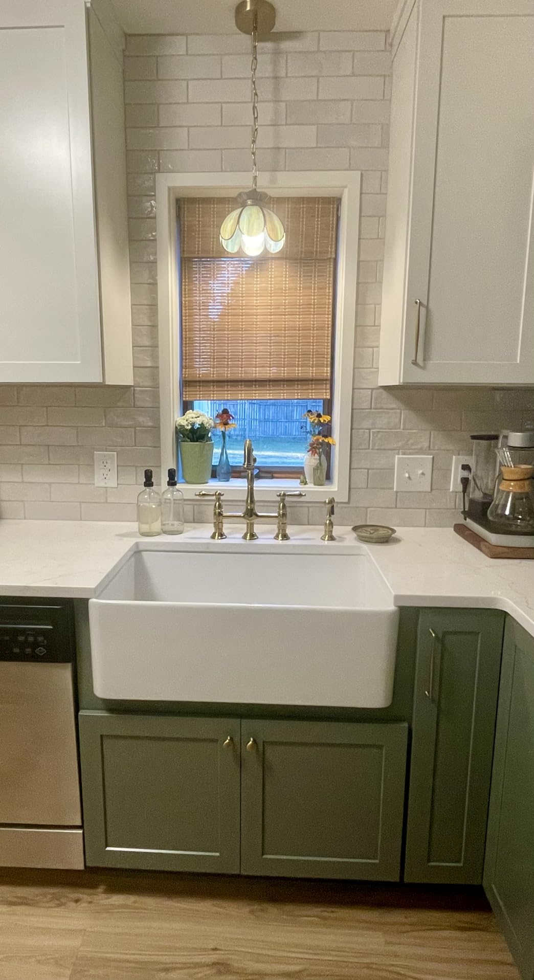 Miuara Farmhouse Sink 27 x 18 Inch White Fireclay Apron Front Kitchen Sink customer photo 1