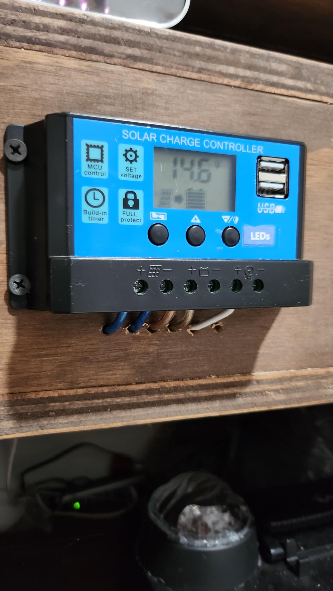 100A MPPT Solar Charge Controller with Auto Parameter LCD Display customer photo 2