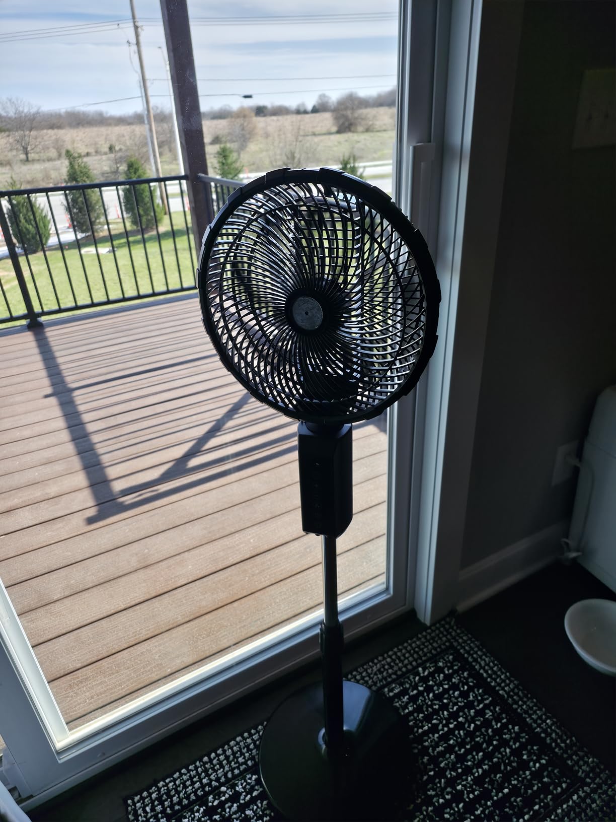 ATEngeus Outdoor Misting Fan 20000mAh Up to 21H Running Time, 12-Inch outdoor Oscillating Fan for Patios, 2 In 1 Pedestal & Tabletop Cooling Fan with Mister, Corded & Cordless, 7 Speeds, Remote, Timer customer photo 1