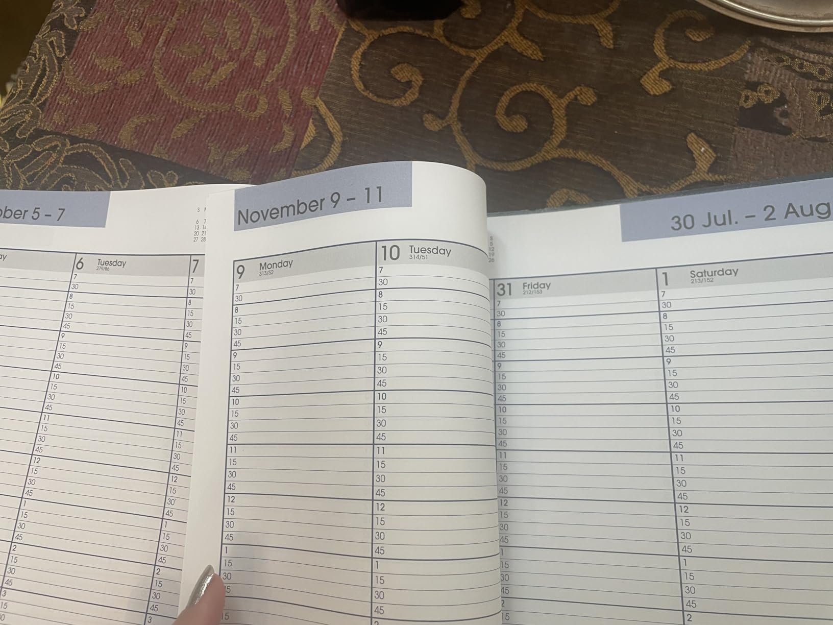 AT-A-GLANCE 2027 Appointment Book Planner, Weekly, 8