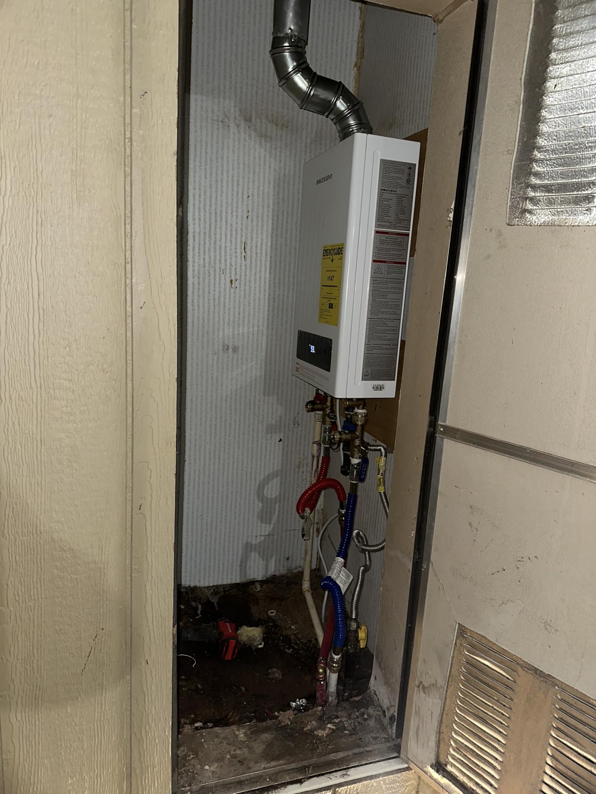 199,000 BTU Propane Tankless Water Heater,Max 10.3 GPM,Indoor | WiFi&APP Control Non-Condensing 5-7 outlets points ±1°F Temperature Stability for Large Families Residential Whole House customer photo 2