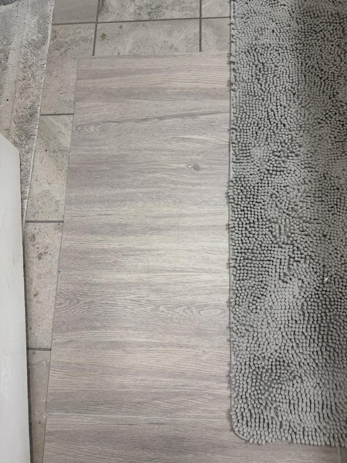 Art3d 24-Pack Click-Lock Wood SPC Floor Planks, 24 x 6 Inch, Light Grey Oak customer photo 1