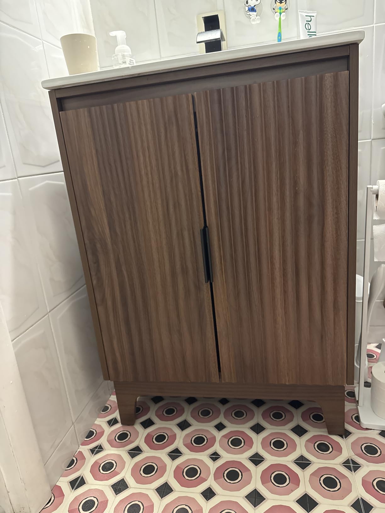 VINGLI 24 Inch Bathroom Vanity with Sink, Modern Fluted Bathroom Vanity Cabinet with Drawers, Freestanding Oak Bathroom Sink Cabinet, Ceramic Basin, Side Toilet Paper Holder, Oak customer photo 1