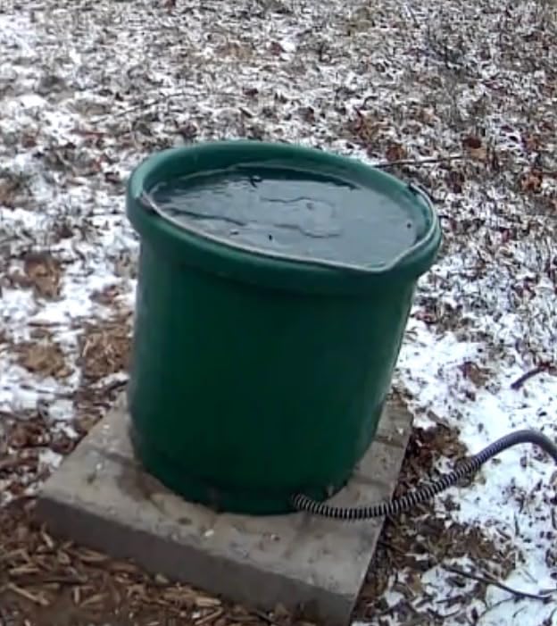 Farm Innovators Heated Water Bucket, 200W Heating Power - 16 Gallon Plastic Bucket with Replaceable Heating Element for Livestock Watering & Feeding customer photo 1