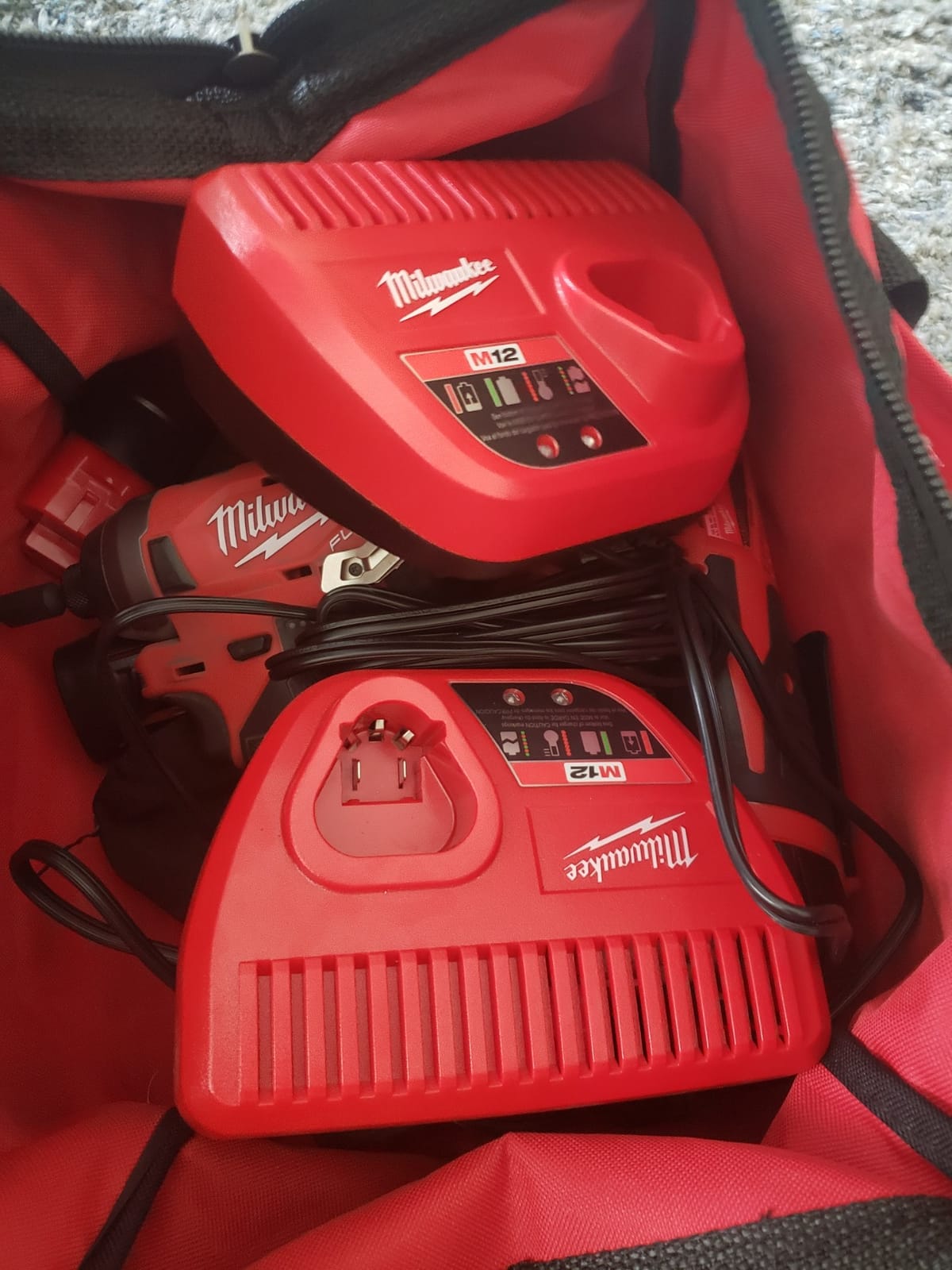 Milwaukee 48-59-2401 12V Lithium-Ion Battery Charger customer photo 1