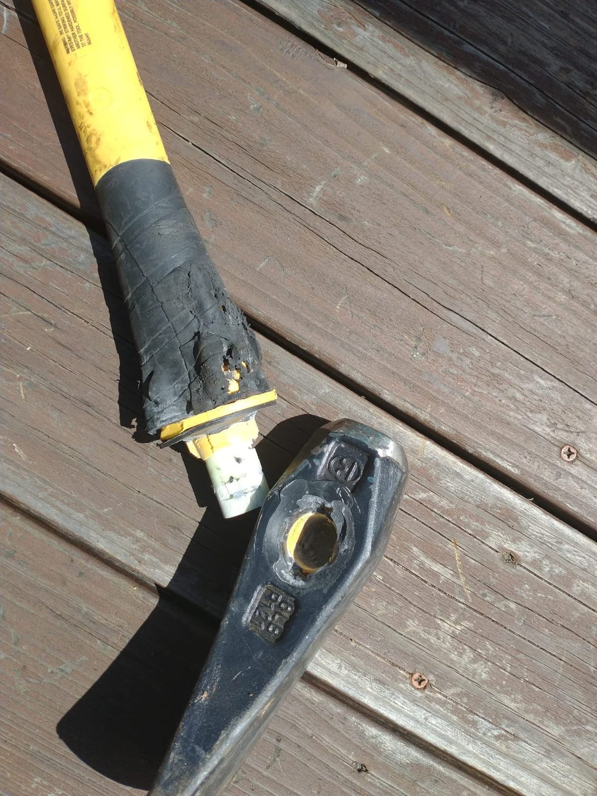 Performance Tool M7111 8 lb. Splitting Maul with Fiberglass Handle customer photo 1