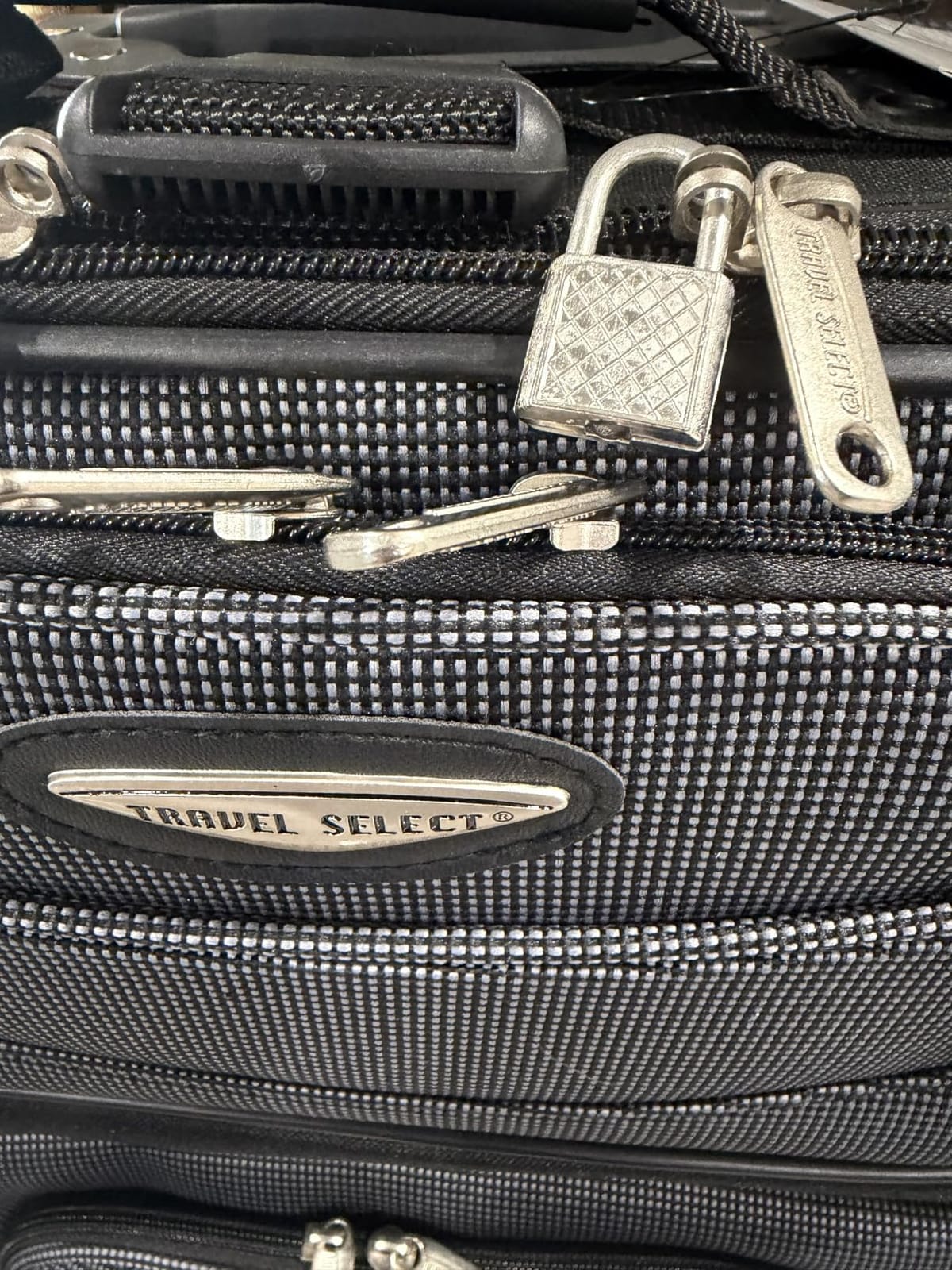 Travel Select Amsterdam Softside Expandable Luggage with Rolling Wheels, Gray, 2-Piece Set (15/21) customer photo 2
