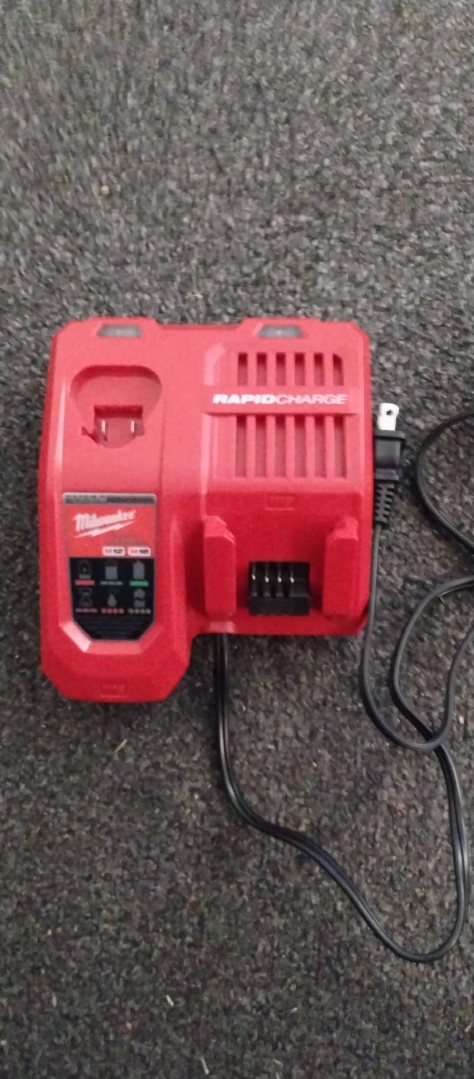 Milwaukee 48-59-1812 M12 or M18 18V and 12V Multi Voltage Lithium Ion Battery Charger w/ Onboard Fuel Gauge customer photo 1