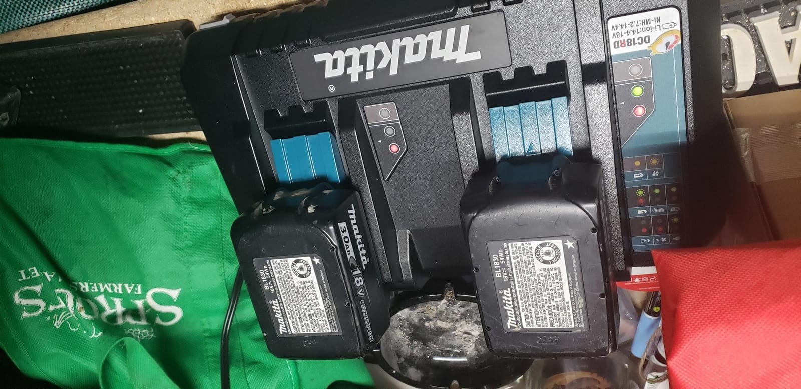 Makita DC18RD 18V Lithium-Ion Dual Port Rapid Optimum Charger, 2-Port customer photo 1